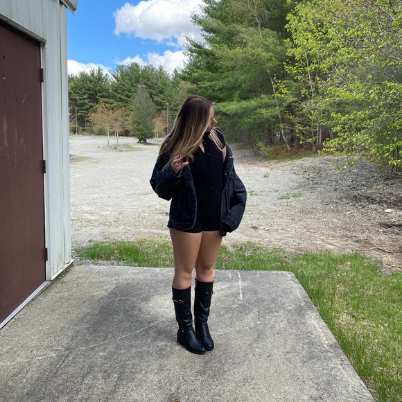 Edikted Ribbed Button Up Romper - Picture 2 of 3